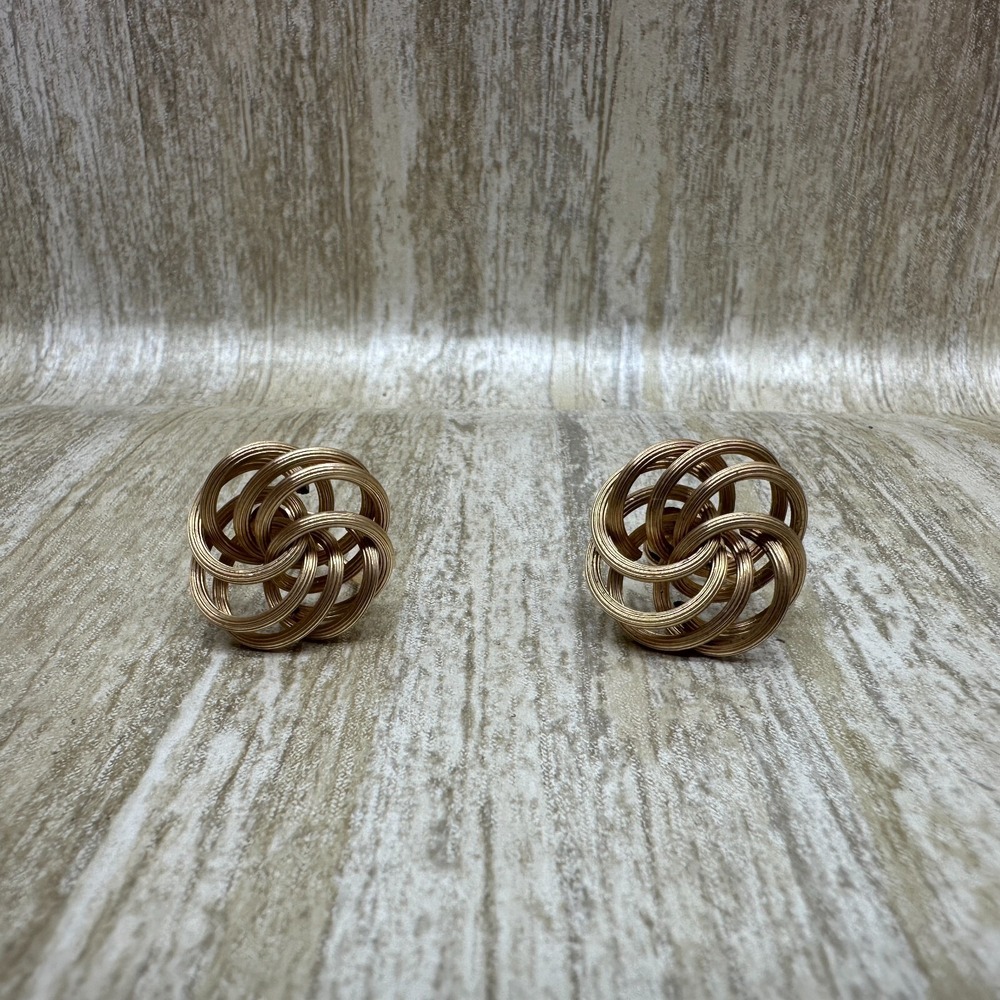 Vintage Champagne Gold Tone Earrings Clip On Intertwined Circles Matte Finish‎